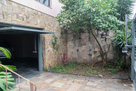 Casa à venda com 350m², 4 quartos e 4 vagasQUINTA FRENTE