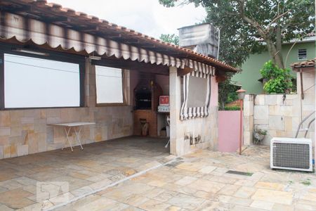 Casa à venda com 350m², 4 quartos e 4 vagasCHURRASQUEIRA