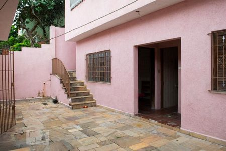 Casa à venda com 350m², 4 quartos e 4 vagasQUINTAL FUNDOS