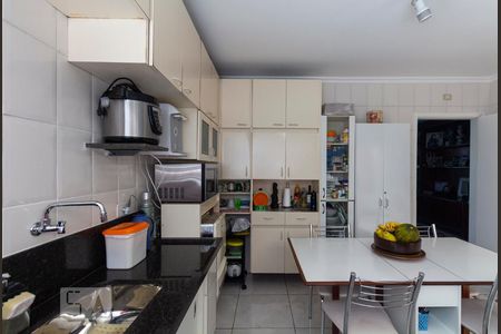 Casa à venda com 160m², 4 quartos e 4 vagasCozinha
