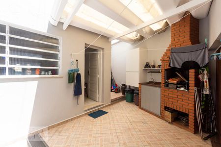 Casa à venda com 160m², 4 quartos e 4 vagasQuintal dos fundos