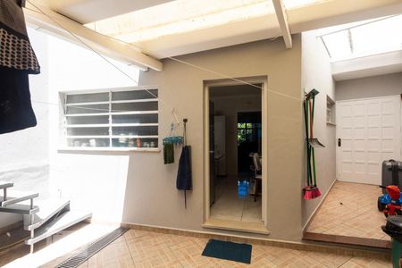 Casa à venda com 160m², 4 quartos e 4 vagasQuintal dos fundos