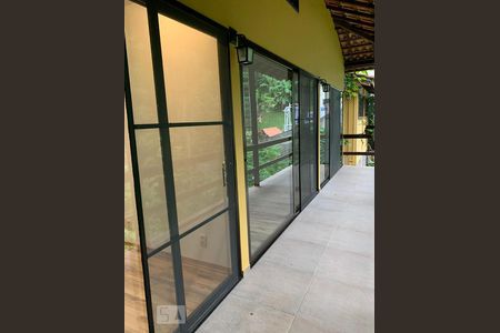 Casa de condomínio à venda com 180m², 4 quartos e sem vaga Casa de condomínio à venda com 180m², 4 quartos e sem vagaÁrea externa dos quartos