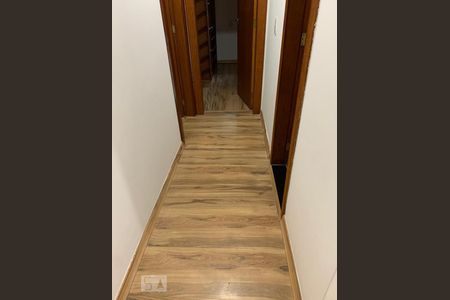 Casa de condomínio à venda com 180m², 4 quartos e sem vaga Casa de condomínio à venda com 180m², 4 quartos e sem vagaCorredor