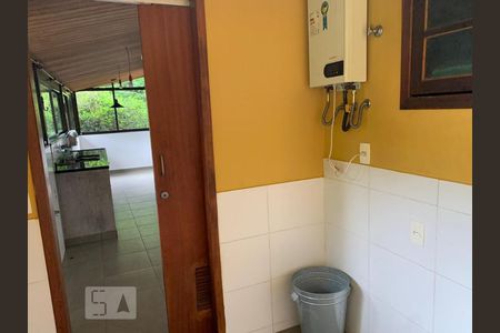 Casa de condomínio à venda com 180m², 4 quartos e sem vaga Casa de condomínio à venda com 180m², 4 quartos e sem vagaÁrea de serviço