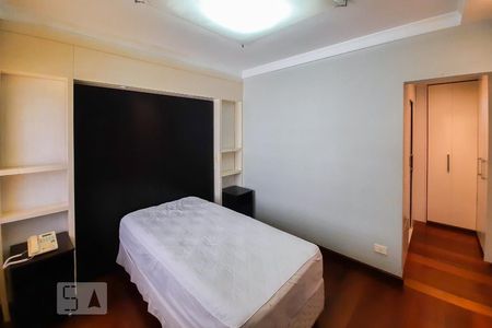 Apartamento à venda com 240m², 4 quartos e 3 vagas Apartamento à venda com 240m², 4 quartos e 3 vagasSuíte 1