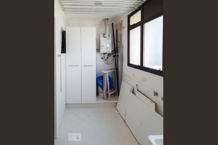 Apartamento à venda com 240m², 4 quartos e 3 vagas Apartamento à venda com 240m², 4 quartos e 3 vagasÁrea de Serviço
