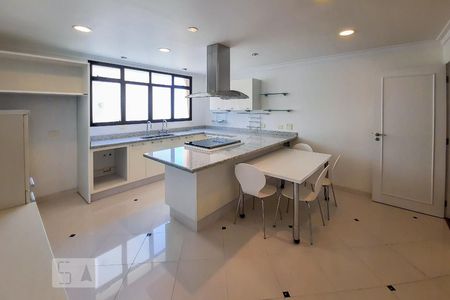 Apartamento à venda com 240m², 4 quartos e 3 vagas Apartamento à venda com 240m², 4 quartos e 3 vagasCozinha