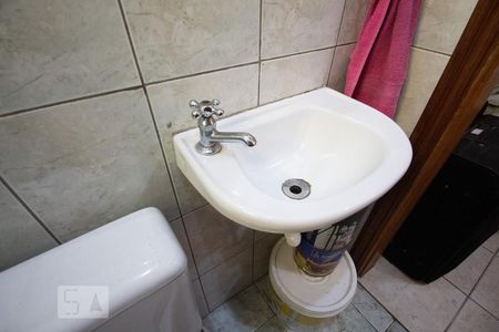 Casa à venda com 174m², 4 quartos e 2 vagas Casa à venda com 174m², 4 quartos e 2 vagasBanheiro