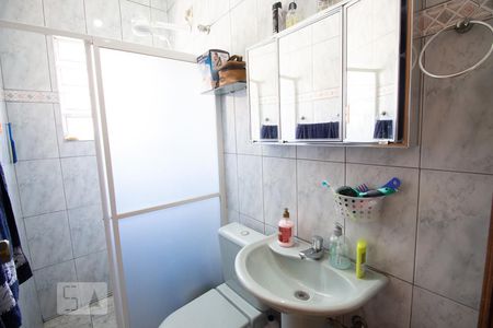 Casa à venda com 174m², 4 quartos e 2 vagas Casa à venda com 174m², 4 quartos e 2 vagasBanheiro