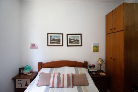 Casa à venda com 174m², 4 quartos e 2 vagas Casa à venda com 174m², 4 quartos e 2 vagasQuarto