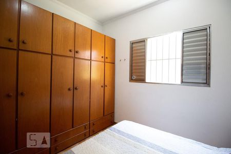 Casa à venda com 174m², 4 quartos e 2 vagas Casa à venda com 174m², 4 quartos e 2 vagasQuarto