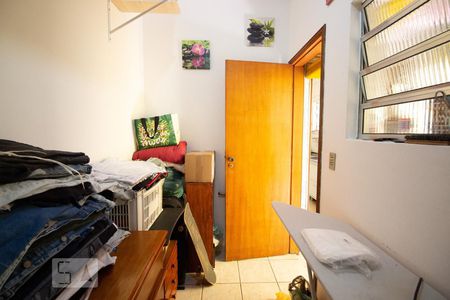 Casa à venda com 174m², 4 quartos e 2 vagas Casa à venda com 174m², 4 quartos e 2 vagasQuarto