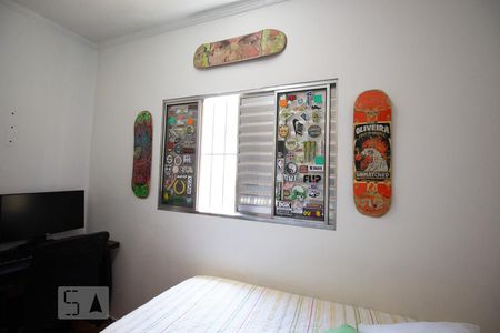 Casa à venda com 174m², 4 quartos e 2 vagas Casa à venda com 174m², 4 quartos e 2 vagasQuarto