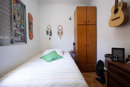 Casa à venda com 174m², 4 quartos e 2 vagas Casa à venda com 174m², 4 quartos e 2 vagasQuarto