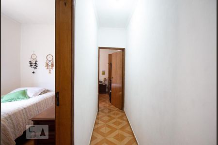 Casa à venda com 174m², 4 quartos e 2 vagas Casa à venda com 174m², 4 quartos e 2 vagasCorredor