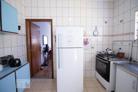 Casa à venda com 174m², 4 quartos e 2 vagas Casa à venda com 174m², 4 quartos e 2 vagasCozinha