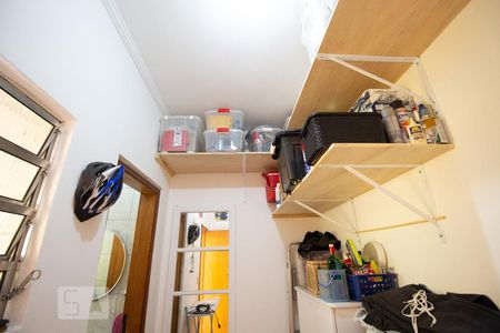 Casa à venda com 174m², 4 quartos e 2 vagas Casa à venda com 174m², 4 quartos e 2 vagasQuarto