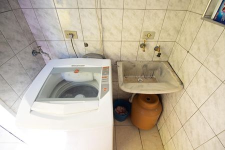 Casa à venda com 174m², 4 quartos e 2 vagas Casa à venda com 174m², 4 quartos e 2 vagasLavanderia