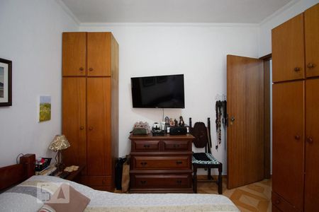 Casa à venda com 174m², 4 quartos e 2 vagas Casa à venda com 174m², 4 quartos e 2 vagasQuarto