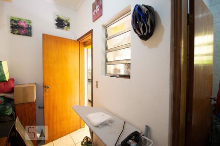 Casa à venda com 174m², 4 quartos e 2 vagas Casa à venda com 174m², 4 quartos e 2 vagasQuarto