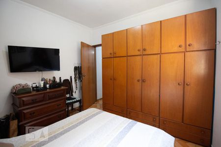 Casa à venda com 174m², 4 quartos e 2 vagas Casa à venda com 174m², 4 quartos e 2 vagasQuarto