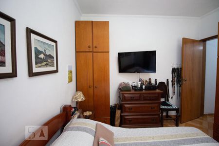 Casa à venda com 174m², 4 quartos e 2 vagas Casa à venda com 174m², 4 quartos e 2 vagasQuarto