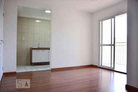 Sala e Entrada de apartamento para alugar com 2 quartos, 52m² em Vila Taquari, São Paulo