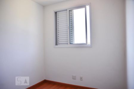 Quarto 1 Janela de apartamento para alugar com 2 quartos, 52m² em Vila Taquari, São Paulo