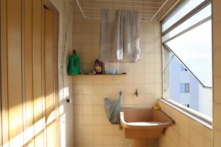 Apartamento à venda com 71m², 3 quartos e 1 vagaÁrea de Serviço