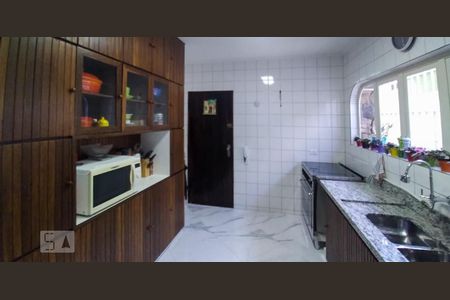 Casa à venda com 260m², 3 quartos e 2 vagasCozinha