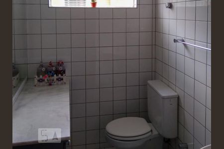 Casa à venda com 260m², 3 quartos e 2 vagasBanheiro