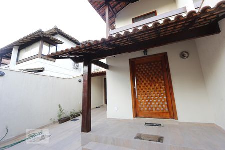 Quintal  de casa para alugar com 3 quartos, 131m² em Anil, Rio de Janeiro