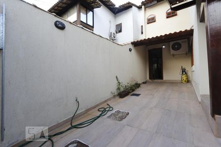Quintal  de casa para alugar com 3 quartos, 131m² em Anil, Rio de Janeiro