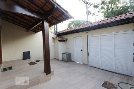 Quintal  de casa para alugar com 3 quartos, 131m² em Anil, Rio de Janeiro
