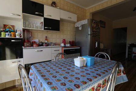 Casa à venda com 155m², 3 quartos e 2 vagasCozinha