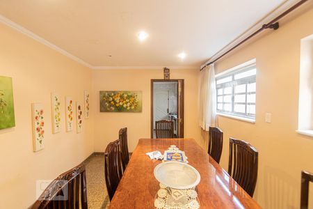 Casa à venda com 250m², 3 quartos e 2 vagas Casa à venda com 250m², 3 quartos e 2 vagasCopa