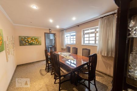 Casa à venda com 250m², 3 quartos e 2 vagas Casa à venda com 250m², 3 quartos e 2 vagasCopa