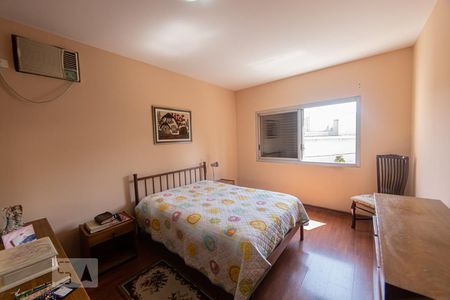 Casa à venda com 250m², 3 quartos e 2 vagas Casa à venda com 250m², 3 quartos e 2 vagasQuarto 2