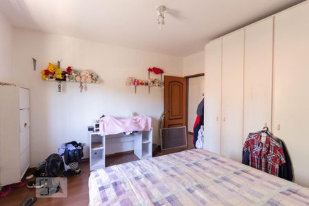 Casa à venda com 244m², 4 quartos e 3 vagasQuarto