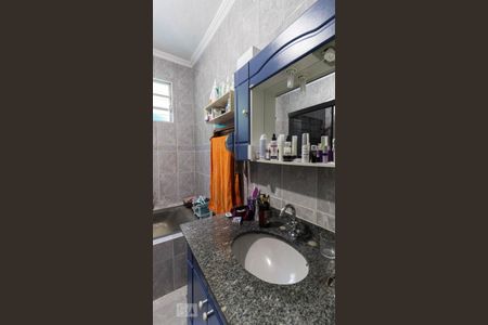 Casa à venda com 244m², 4 quartos e 3 vagasBanheiro