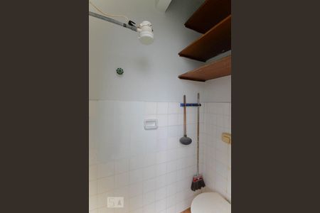 Apartamento à venda com 110m², 3 quartos e 1 vaga Apartamento à venda com 110m², 3 quartos e 1 vagaBanheiro de Serviço