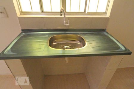 Sala/Cozinha de casa para alugar com 2 quartos, 55m² em Parque Peruche, São Paulo