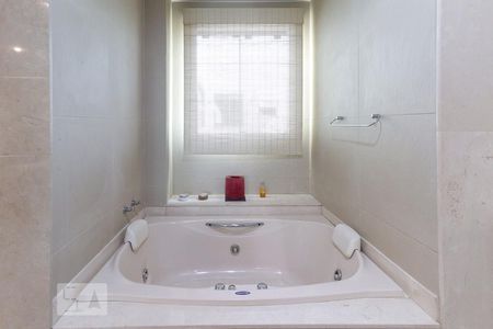 Apartamento à venda com 420m², 5 quartos e 3 vagasBanheiro da Suíte 4