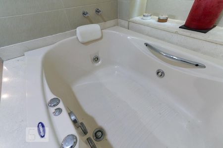 Apartamento à venda com 420m², 5 quartos e 3 vagasBanheiro da Suíte 4