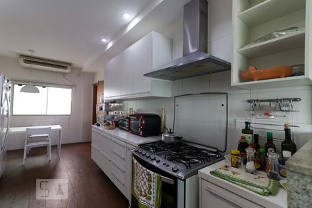 Apartamento à venda com 420m², 5 quartos e 3 vagasCozinha