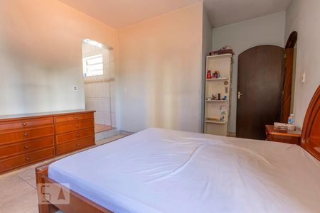 Casa à venda com 250m², 4 quartos e 2 vagasSuíte