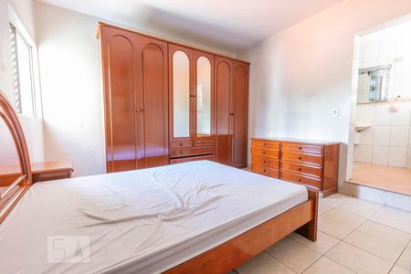 Casa à venda com 250m², 4 quartos e 2 vagasSuíte