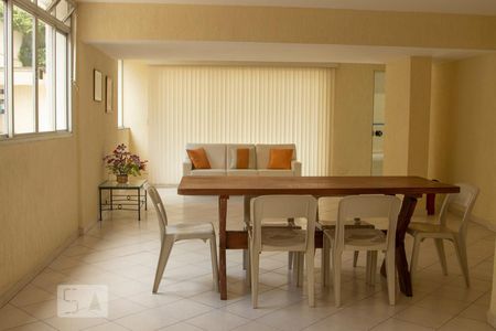 Apartamento à venda com 83m², 2 quartos e 1 vagaÁrea Comum - Salão de Festas