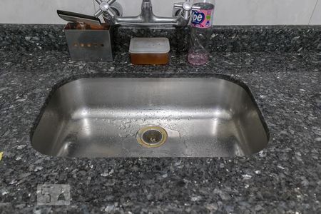 Casa à venda com 240m², 3 quartos e 5 vagas Casa à venda com 240m², 3 quartos e 5 vagasPia